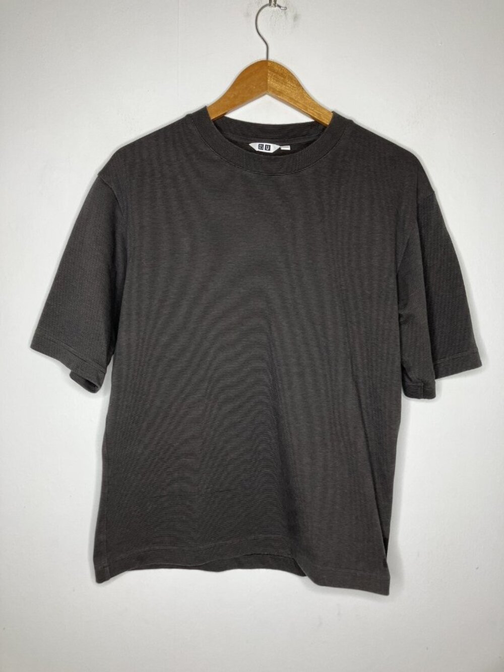 UNIQLO U Men's Dark Gray Striped Knit Crew Neck T-Shirt Size M Regular Fit